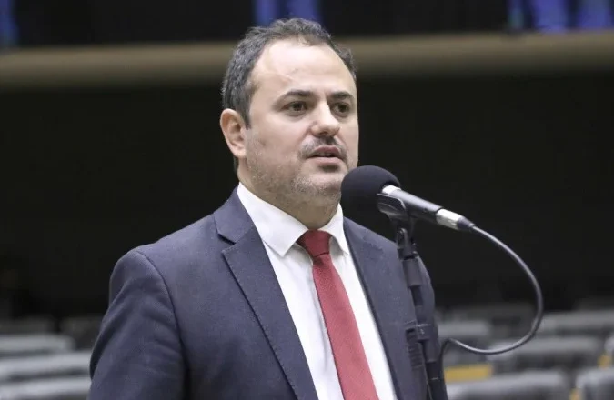 Conselho de Ética Aprova Cassação de Glauber Braga; Decisão Segue para Plenário