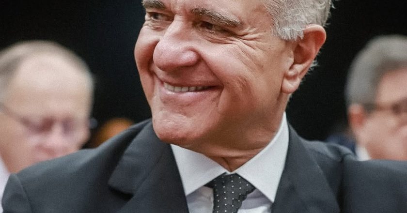 Júlio Lopes Abre o Jogo Sobre Situação Atual do País.