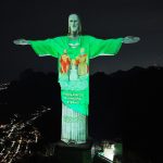 Cristo Redentor recebe projeção especial em comemoração aos 185 anos de devoção ao Divino Pai Eterno