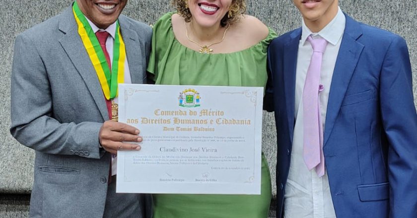 Secretário Nacional do PRTB, Claudivino Vieira, recebe Medalha Dom Tomaz Balduino na Câmara de Goiânia