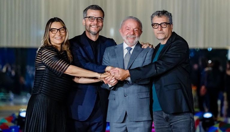 Lula celebra vitórias históricas de O Agente Secreto no Globo de Ouro