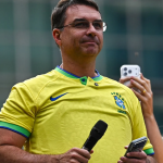 Flávio Bolsonaro desembarca no Nordeste para testar popularidade como pré-candidato à Presidência