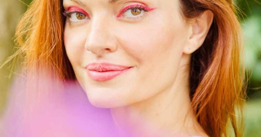 Mayana Neiva amplia carreira com série sobre alimentação consciente e atuação como palestrante