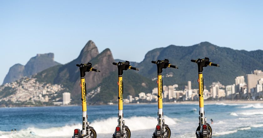 Patinetes elétricos ganham popularidade em bairros cariocas