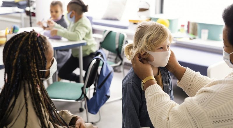 Descubra como manter crianças e adolescentes saudáveis durante o inverno escolar: sete dicas essenciais