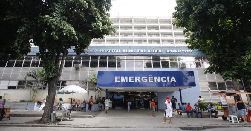 Fogo no hospital Albert Schweitzer leva à transferência de 23 pacientes