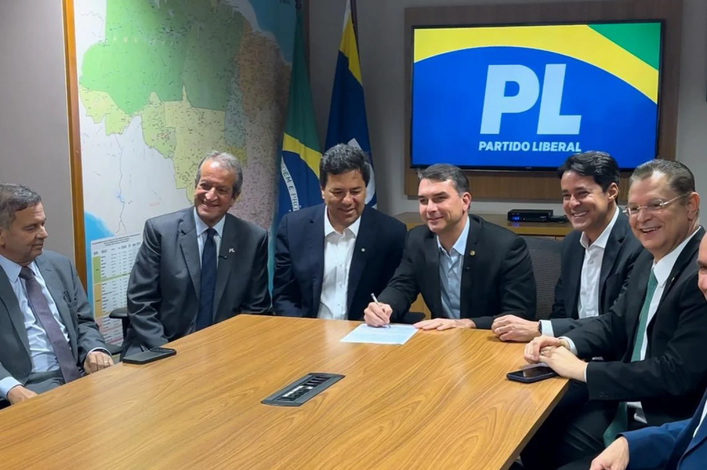 Mendonça Filho se filia ao PL e reforça posição de oposição ao PT