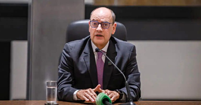Descoberta de grampo histórico no gabinete do governador durante varredura