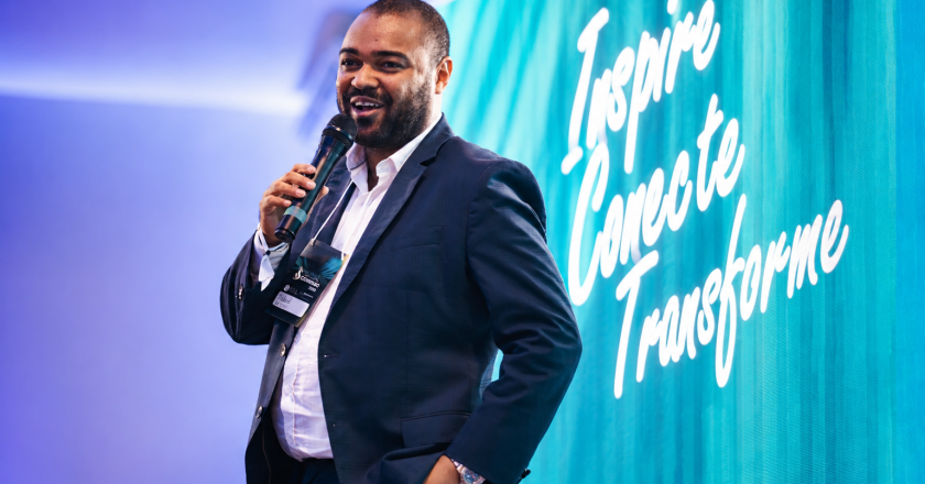 Aos 30 anos, Adriel Brendown intensifica pré-campanha a deputado federal com agenda em 23 cidades da Bahia