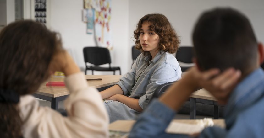 Rossandro Klinjey leva debate sobre saúde emocional e os desafios da educação ao Festival LED Rio