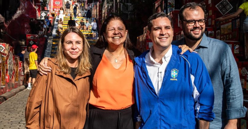 Escadaria Selarón na Lapa passa por revitalização e ganha novo brilho