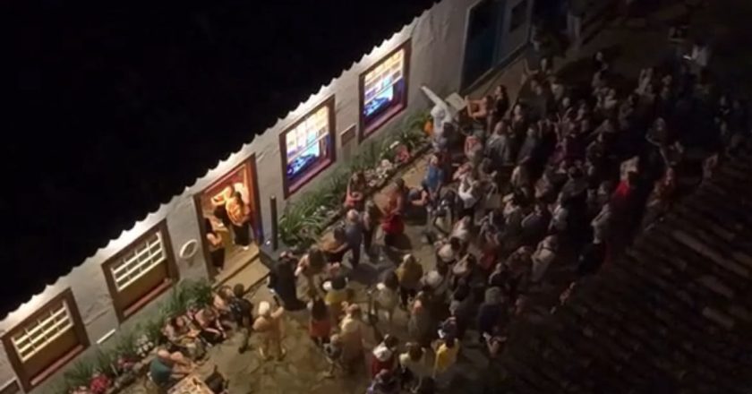 Paraty mergulha na escuridão: festival enfrenta apagão de sete horas