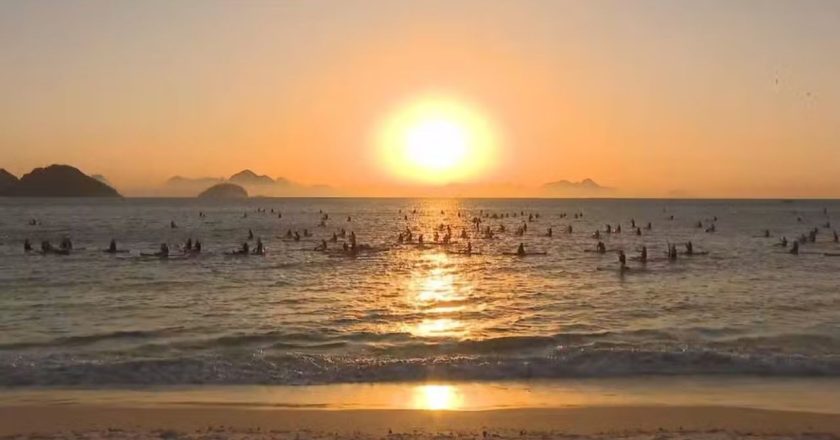 Ventania força pausa nas aulas de stand-up paddle; confira a previsão do tempo.