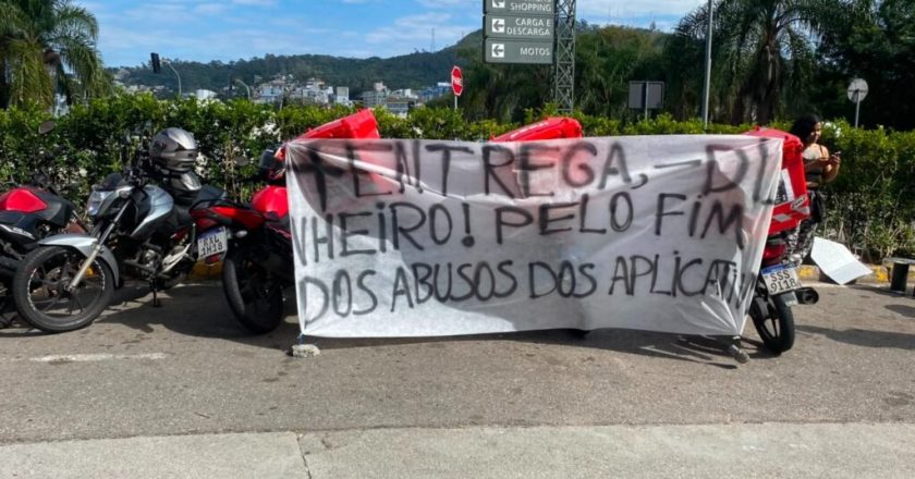 Entregadores de Florianópolis e Joinville interrompem serviços em protesto contra abusos das plataformas de trabalho