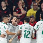 Palmeiras conquista vitória e aguarda resultado do Flamengo no Brasileirão